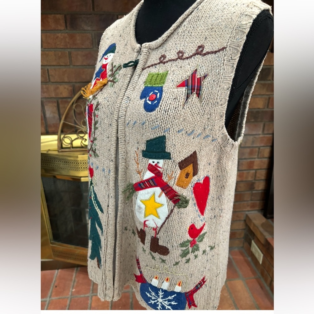Festive Holiday Christmas Knit Vest with Snowman and Tree Design Size Medium